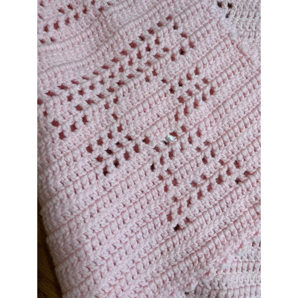 Vtg Handmade Crochet Pink Teddy Bear Baby Blanket Scalloped Edge Satin Bows